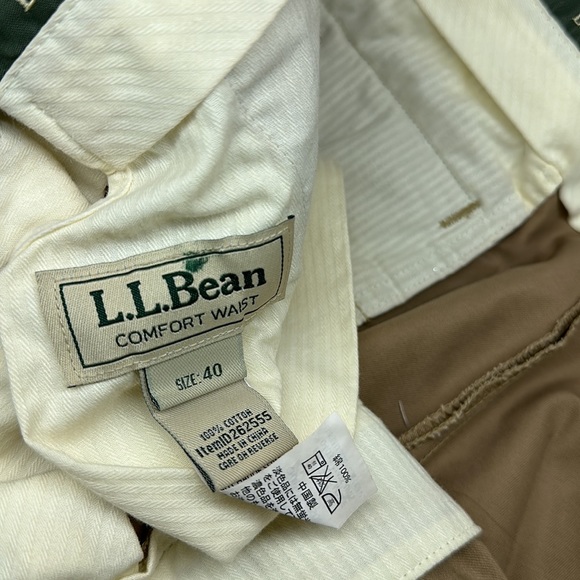 L. L. Bean Comfort Waist. 40x 30 - Picture 6 of 6
